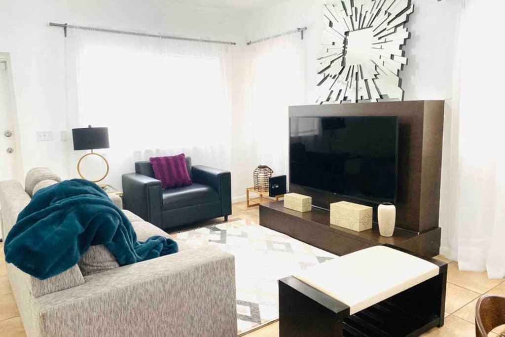Xanadu Villas - 3 Bedroom House Or 2 Bedroom Casa de férias Miami